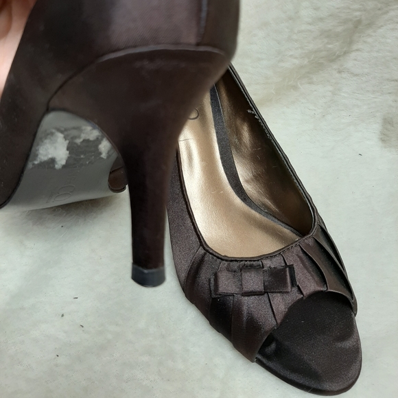 Gorgeous peep toe- shoes - dressy and elegant - Picture 8 of 12